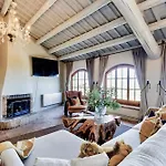 Montrural Villa *